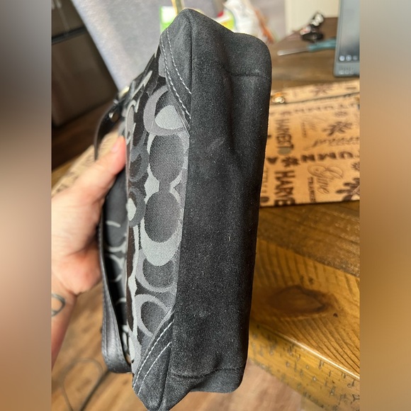 Coach Y2k Black Canvas and Suede Shoulder Bag - Picture 3 of 6